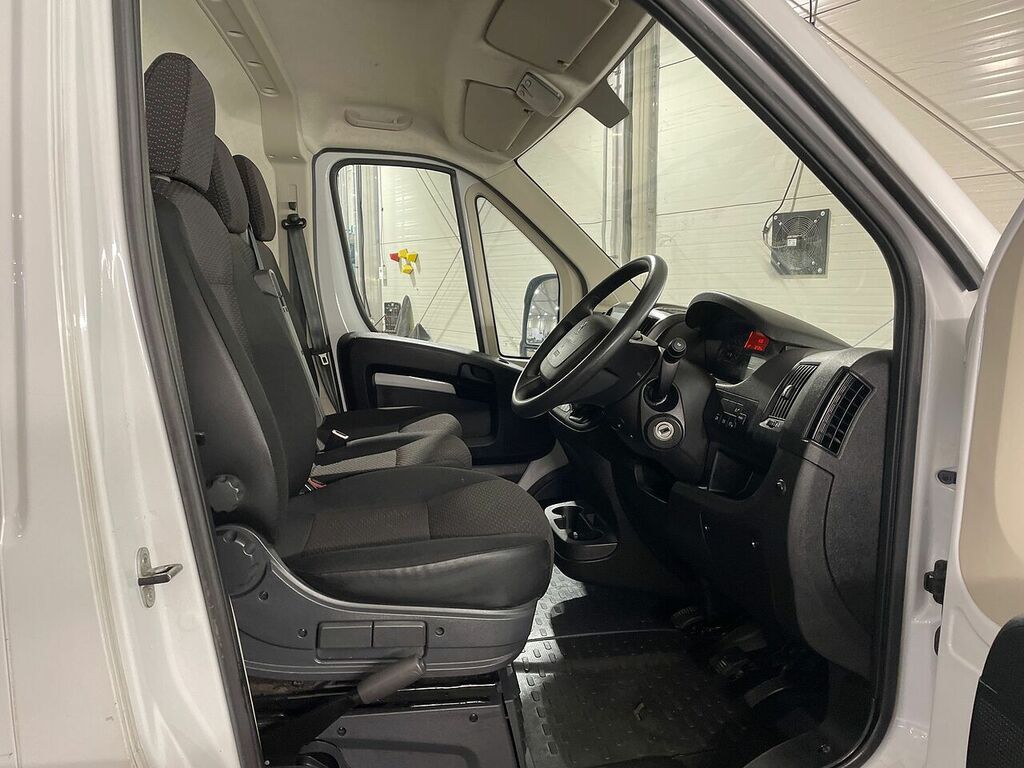 Peugeot Boxer Bluehdi 335 Professional Premium White #5