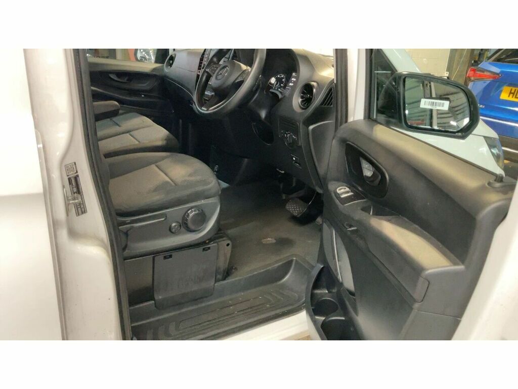 Mercedes-Benz Vito 114 Cdi Progressive White #5