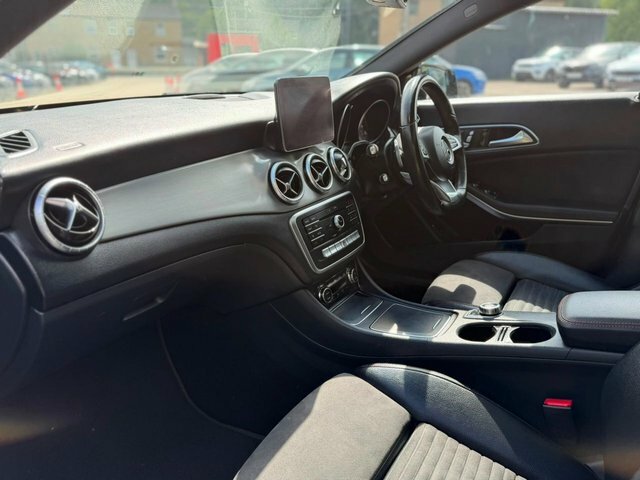 Mercedes-Benz CLA Class 1.6 Cla200 Amg Line Night Edition Plus Coupe Black #4