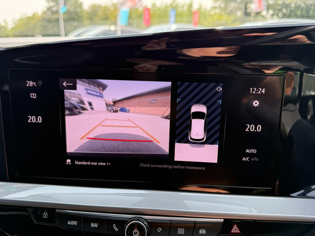 Vauxhall Mokka-e 50Kwh Ultimate Suv 136 Ps Green #3