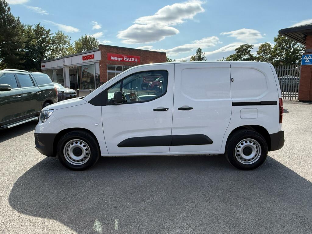 Vauxhall Combo-e Life 100Kw Ultimate XL 52Kwh 2025 Black #7