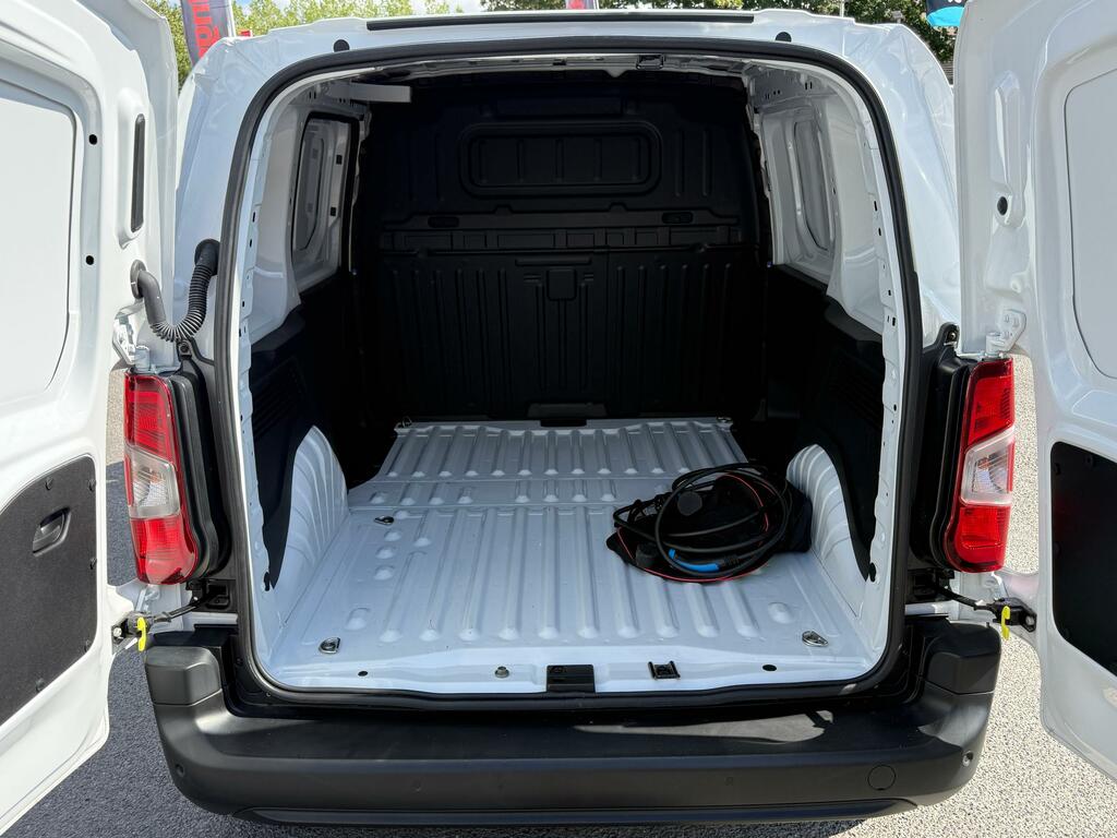 Vauxhall Combo-e Life 100Kw Ultimate XL 52Kwh 2025 Black #13