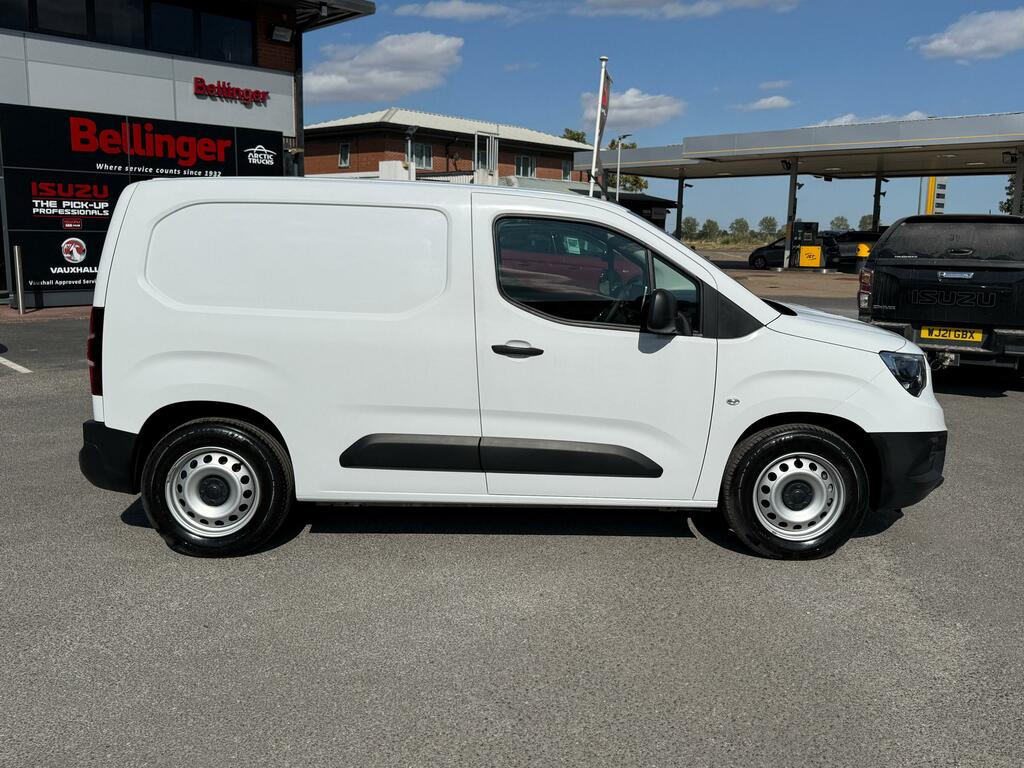 Vauxhall Combo-e Life 100Kw Ultimate XL 52Kwh 2025 Black #15