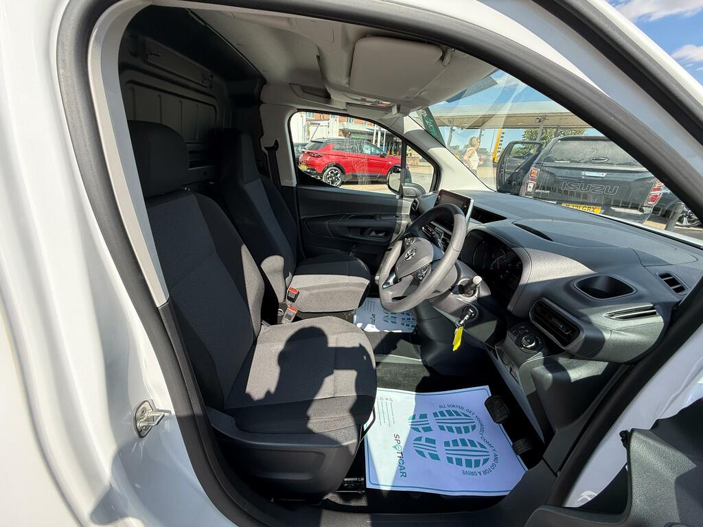 Vauxhall Combo-e Life 100Kw Ultimate XL 52Kwh 2025 Black #16