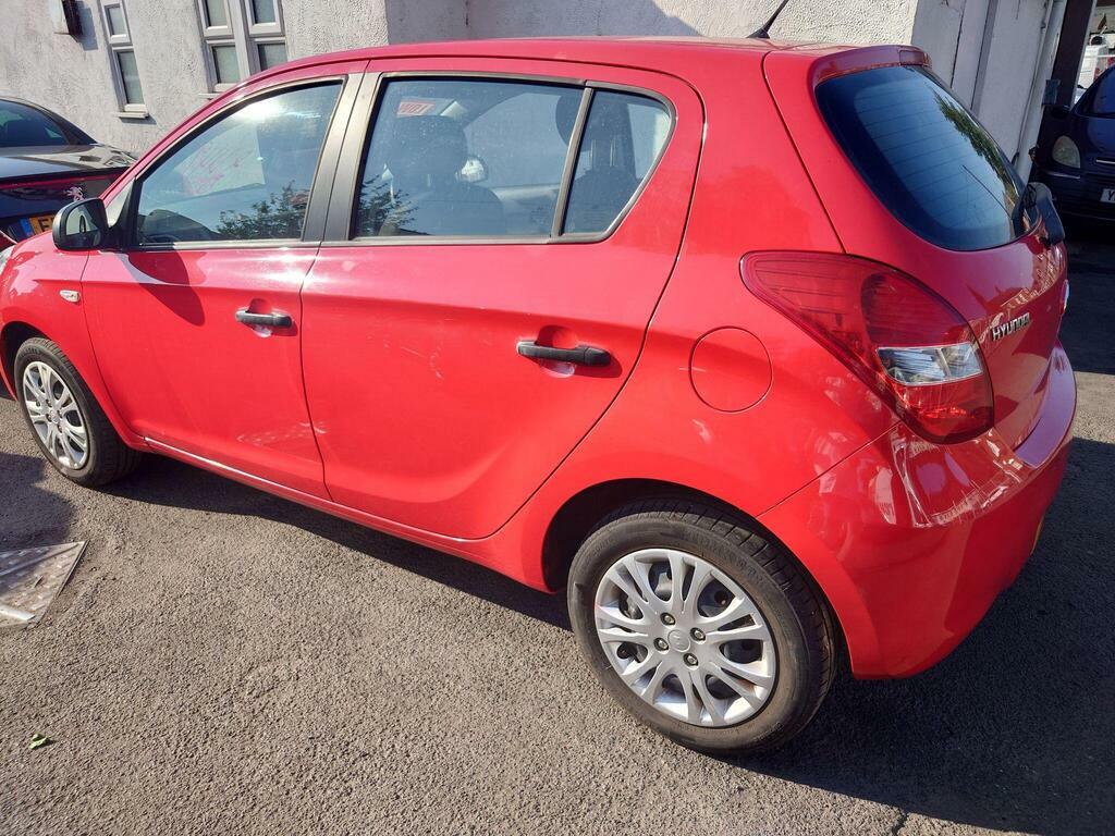 Hyundai I20 2010 Hyundai I20nbsp1.4 Comfort Euro 4 Silver #2