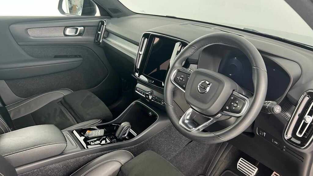 Volvo XC40 R-design, T3 Climate Pack, Heated Seats YL22OTB Grey #4