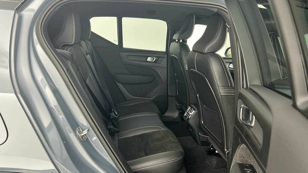 Volvo XC40 R-design, T3 Climate Pack, Heated Seats YL22OTB Grey #6