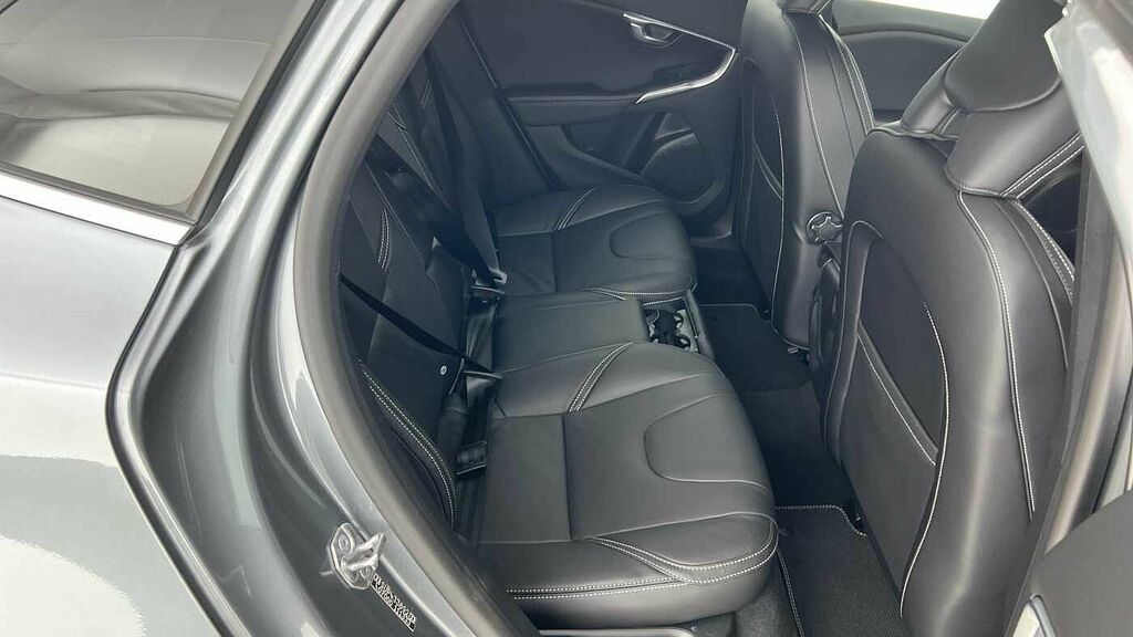 Volvo V40 T3 R-design Pro Low Mileage, Rear Camer Grey #6