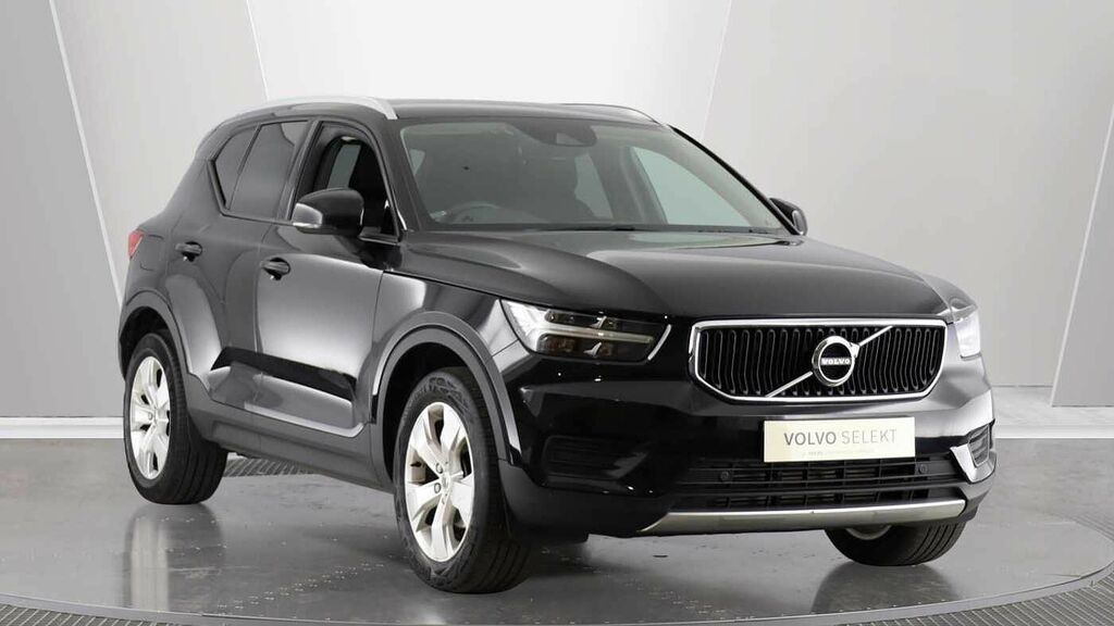 Volvo XC40 Momentum, T3 BJ22YDP Black