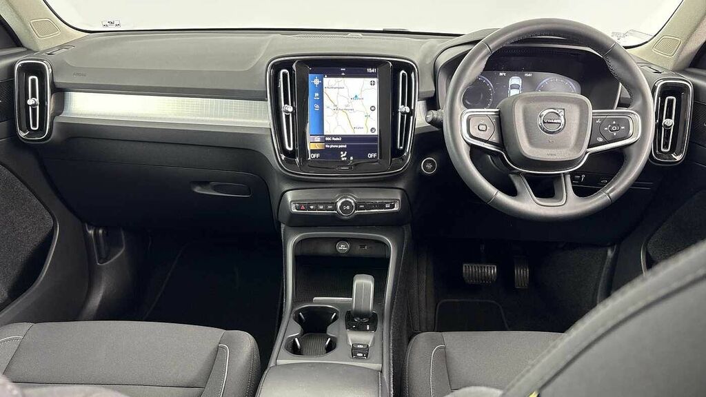 Volvo XC40 Momentum, T3 BJ22YDP Black #5