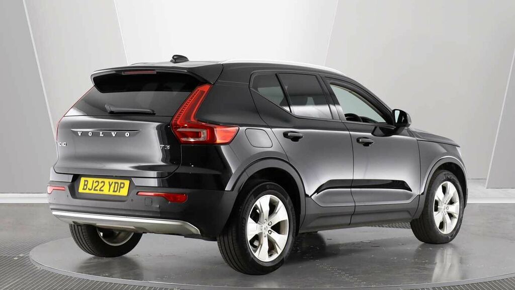 Volvo XC40 Momentum, T3 BJ22YDP Black #2