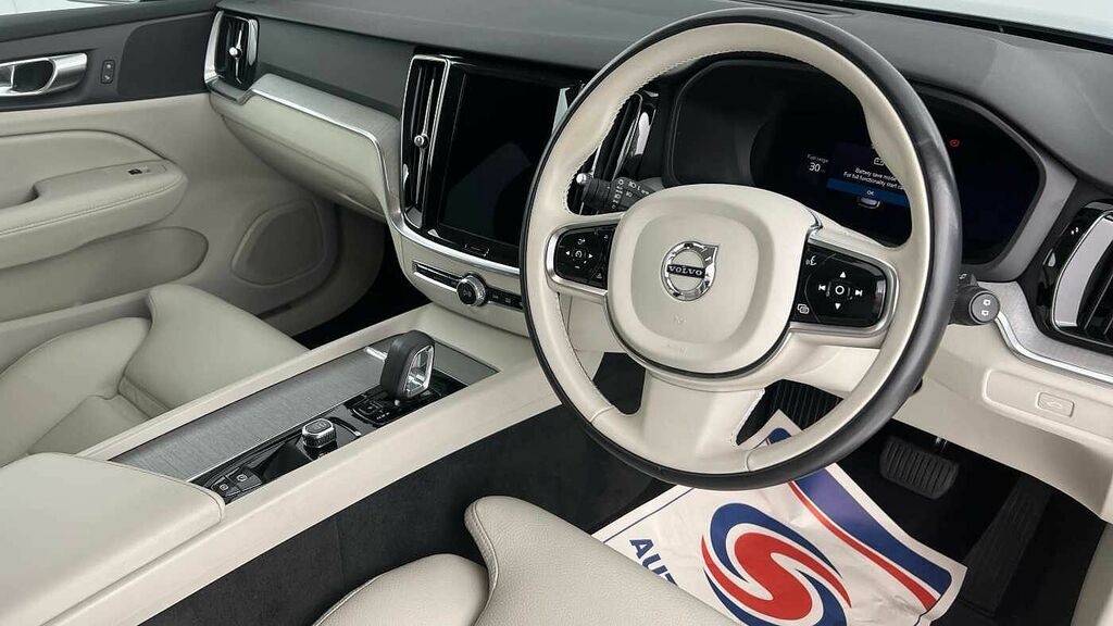 Volvo V60 Plus, B3 Mild Hybrid, Dark Blond Leather, Grey #4