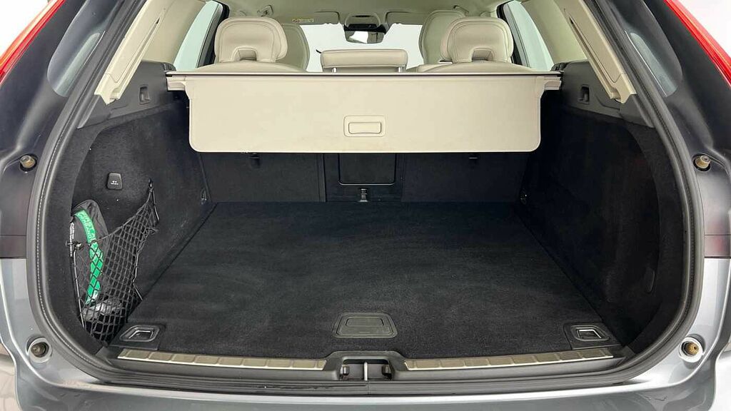 Volvo XC60 Momentum, B5 Mild Hybrid Blond Leather Grey #5