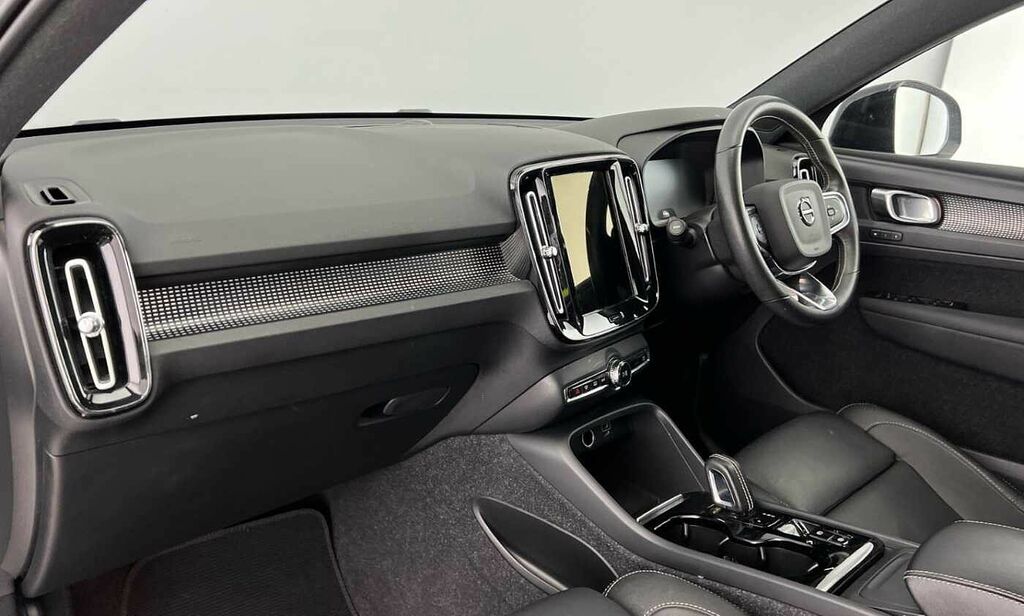 Volvo XC40 R-design Pro, T3 Apple Car Play YP21XUA Black #3