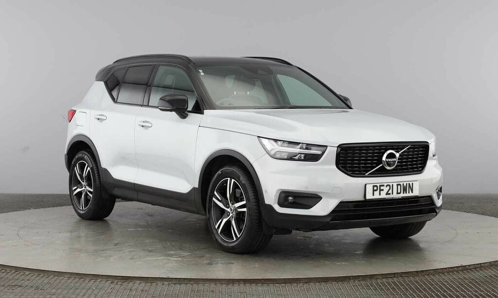 Volvo XC40 R-design, T3 Red #1