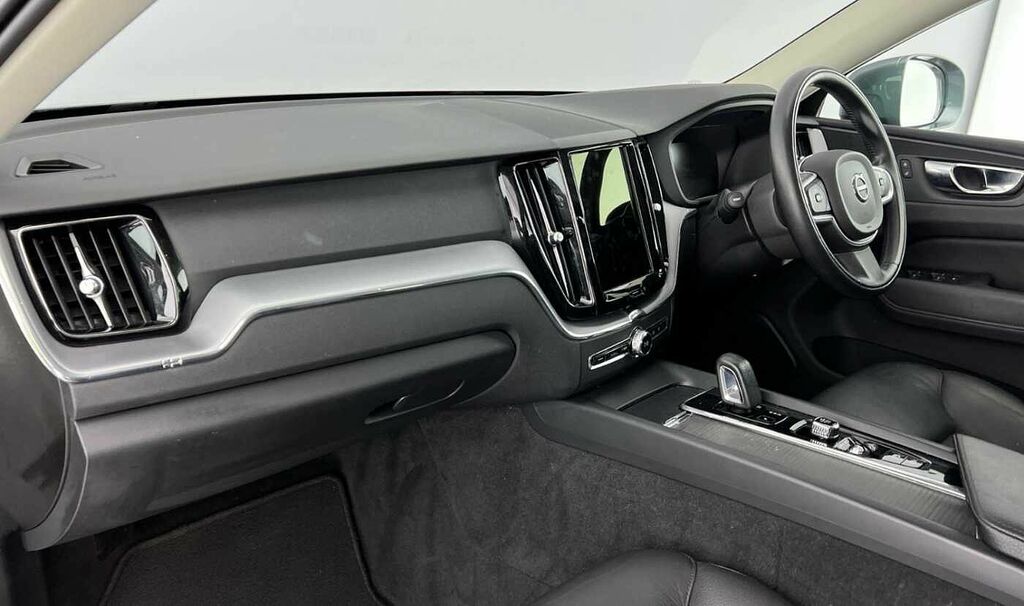Volvo XC60 Momentum, B4 Mild Hybrid Grey #3
