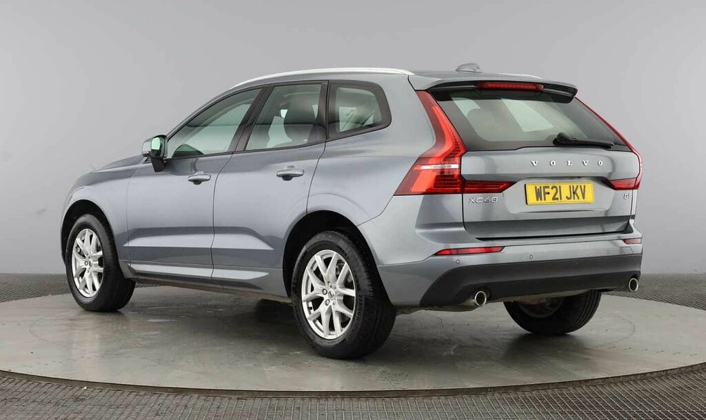 Volvo XC60 Momentum, B4 Mild Hybrid Grey #2