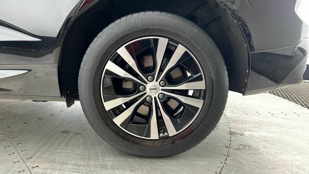 Volvo XC60 Momentum, B5 Mild Hybrid Black #4