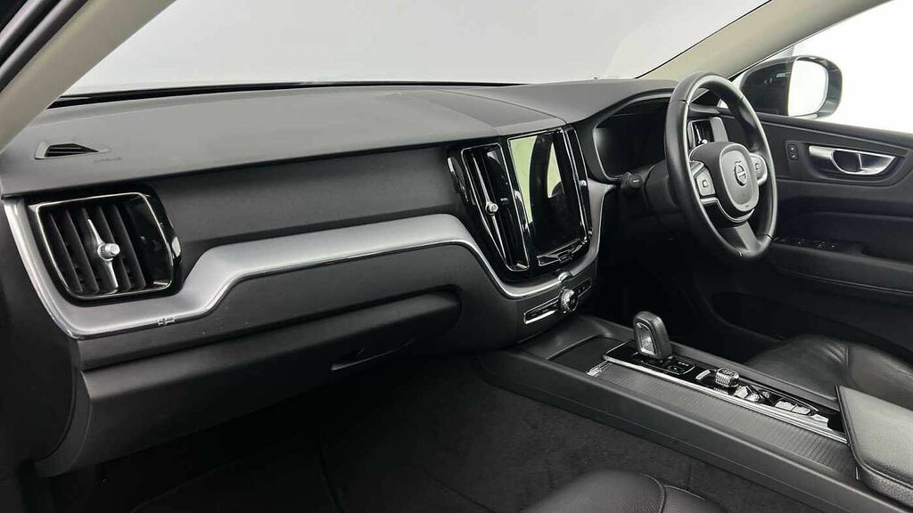 Volvo XC60 Momentum, B5 Mild Hybrid Black #6