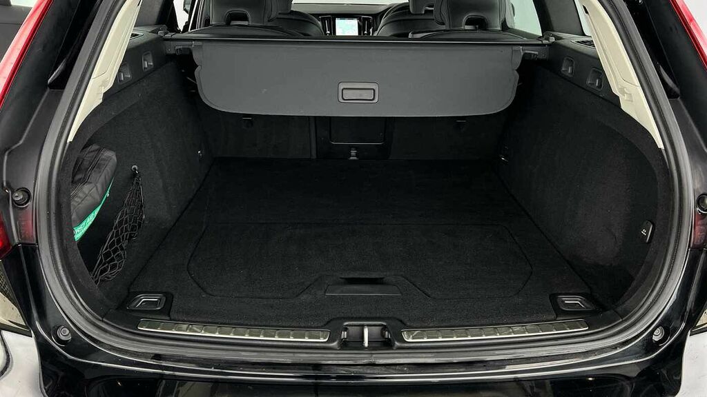 Volvo V60 Plus, B3 Mild Hybrid, Dark Black #5