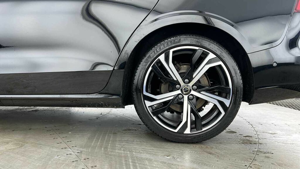 Volvo V60 Plus, B3 Mild Hybrid, Dark Black #4