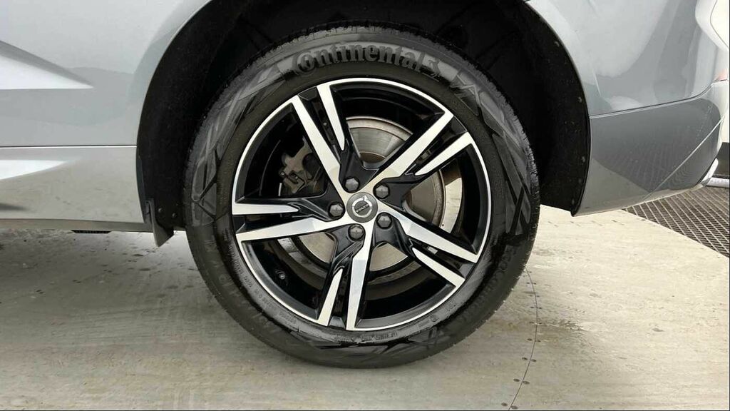 Volvo XC60 R-design, B5 Mild Hybrid YJ21NNV Grey #4