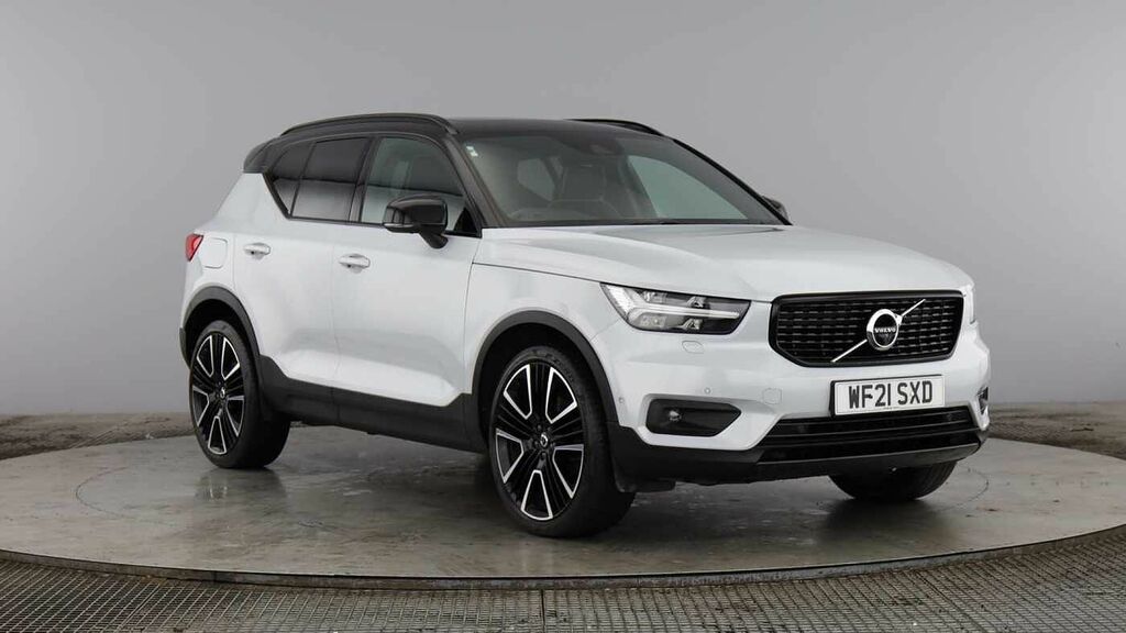 Volvo XC40 R-design Pro, B4 Mild Hybrid Lounge Pack, Sunroof Silver