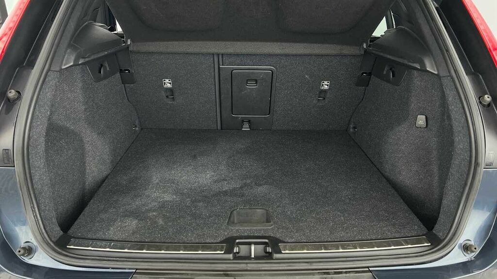 Volvo XC40 Inscription Pro, T3 Leather Seats, Rear Blue #5