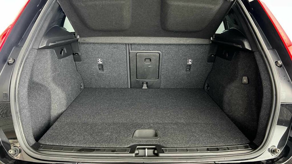 Volvo XC40 R-design Pro, T3 Heated Seats, Power Dr Black #5