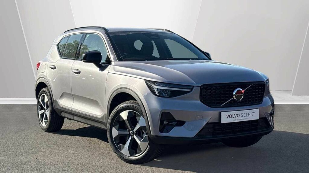 Volvo XC40 Plus, B3 Mild Hybrid, Dark Pilot Assist, Silver