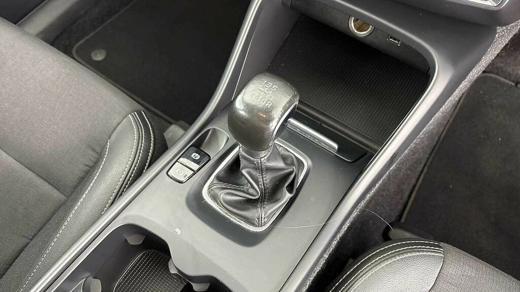Volvo XC40 T3 R-design Grey #21