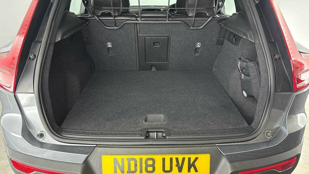 Volvo XC40 T3 R-design Grey #13