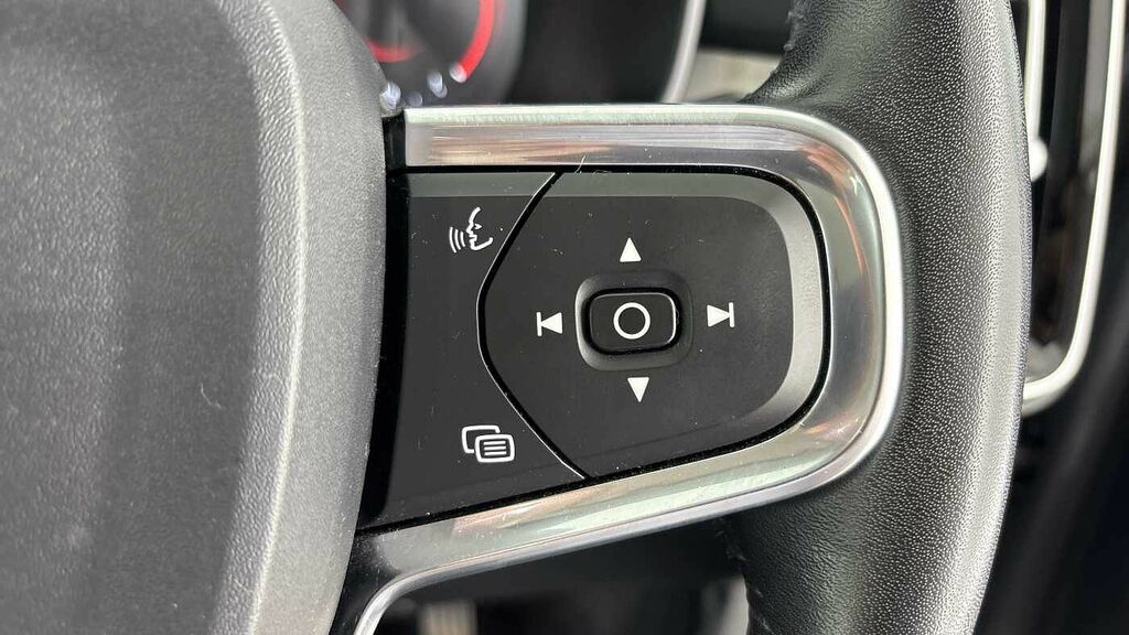 Volvo XC40 T3 R-design Grey #18