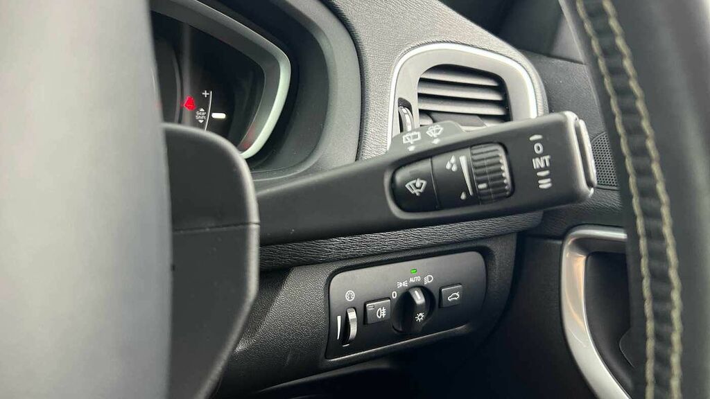 Volvo V40 1.5 V40 Momentum Black #18