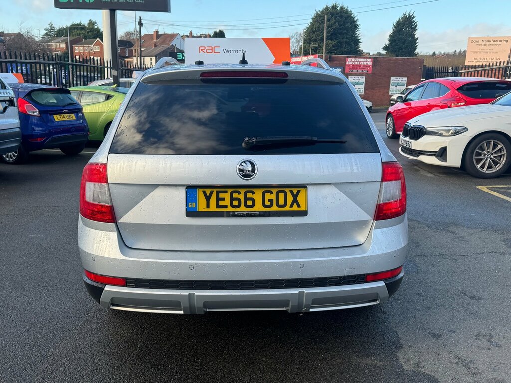 Skoda Octavia Octavia Vrs Tdi 4X4 S-a Black #8