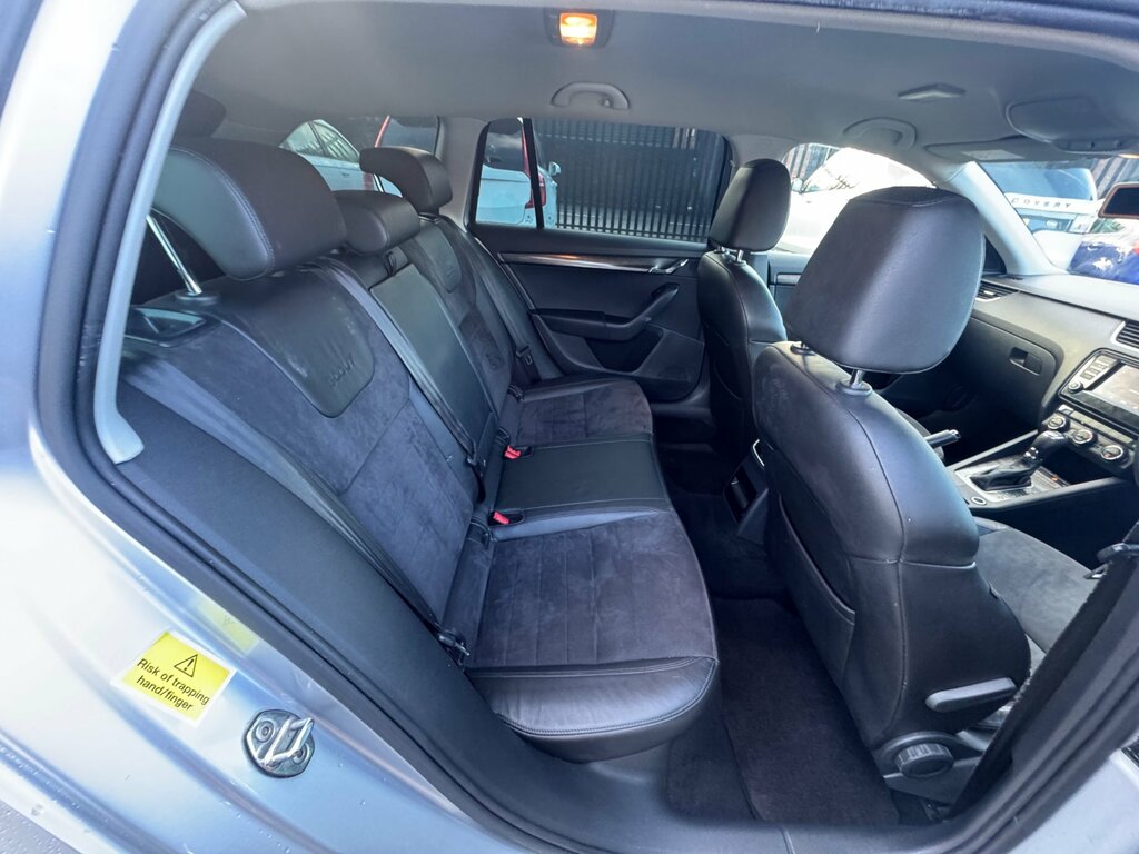 Skoda Octavia Octavia Vrs Tdi 4X4 S-a Black #14