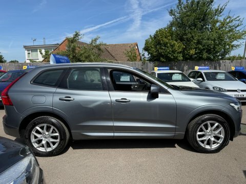 Volvo XC60 2.0 D4 Momentum Grey #4