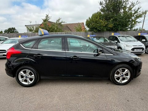 Ford Focus 1.0T Ecoboost Zetec Black #4