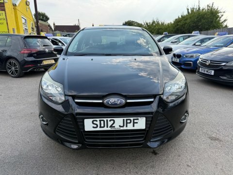 Ford Focus 1.6 Zetec 124 Red #2