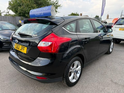 Ford Focus 1.6 Zetec 124 Red #5