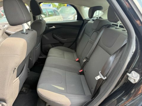 Ford Focus 1.6 Zetec 124 Red #11