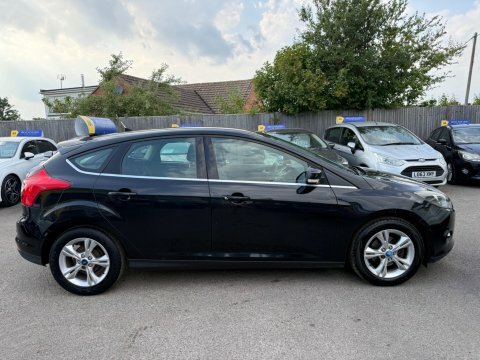Ford Focus 1.6 Zetec 124 Red #4