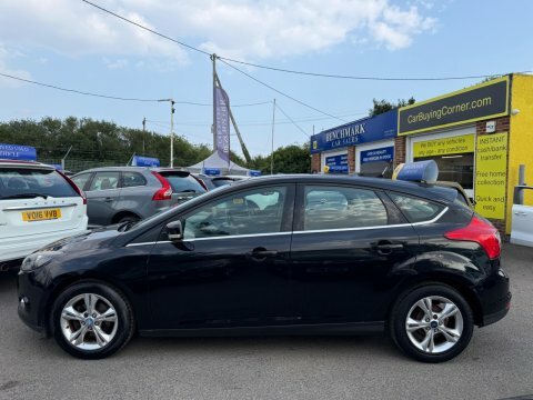 Ford Focus 1.6 Zetec 124 Red #8