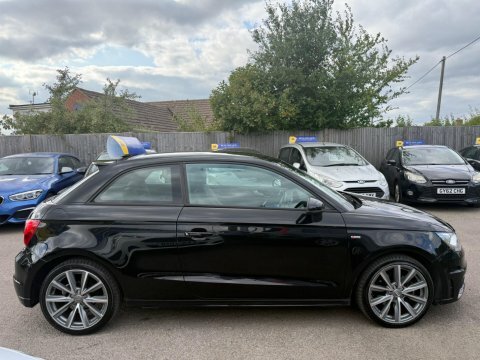 Audi A1 1.4 Tfsi S Black #4