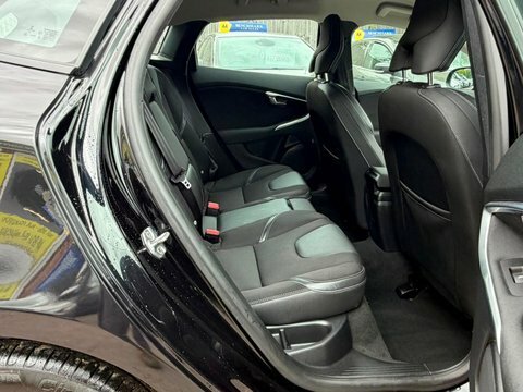 Volvo V40 T2 Momentum Nav Plus Winter Pack Blue #24