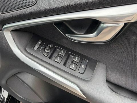 Volvo V40 T2 Momentum Nav Plus Winter Pack Blue #15