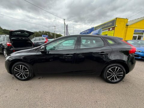 Volvo V40 T2 Momentum Nav Plus Winter Pack Blue #8
