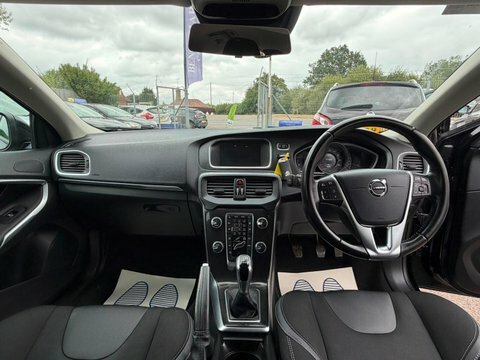 Volvo V40 T2 Momentum Nav Plus Winter Pack Blue #25