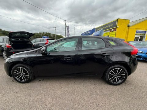 Volvo V40 T2 Momentum Nav Plus Winter Pack Blue #9
