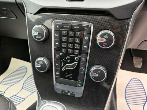 Volvo V40 T2 Momentum Nav Plus Winter Pack Blue #18